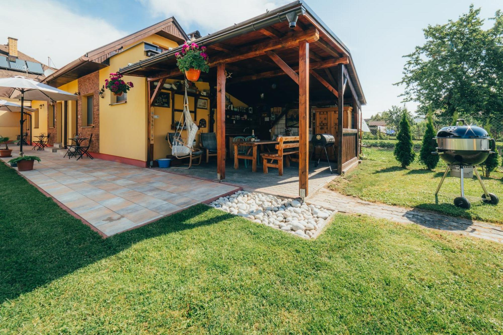 Apartmany Friends Liptov Ліптовський Мікулаш Екстер'єр фото