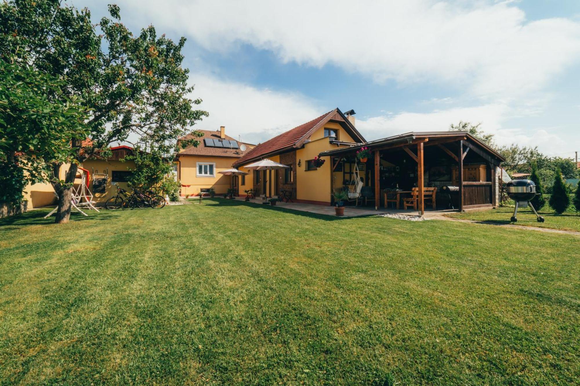 Apartmany Friends Liptov Ліптовський Мікулаш Екстер'єр фото