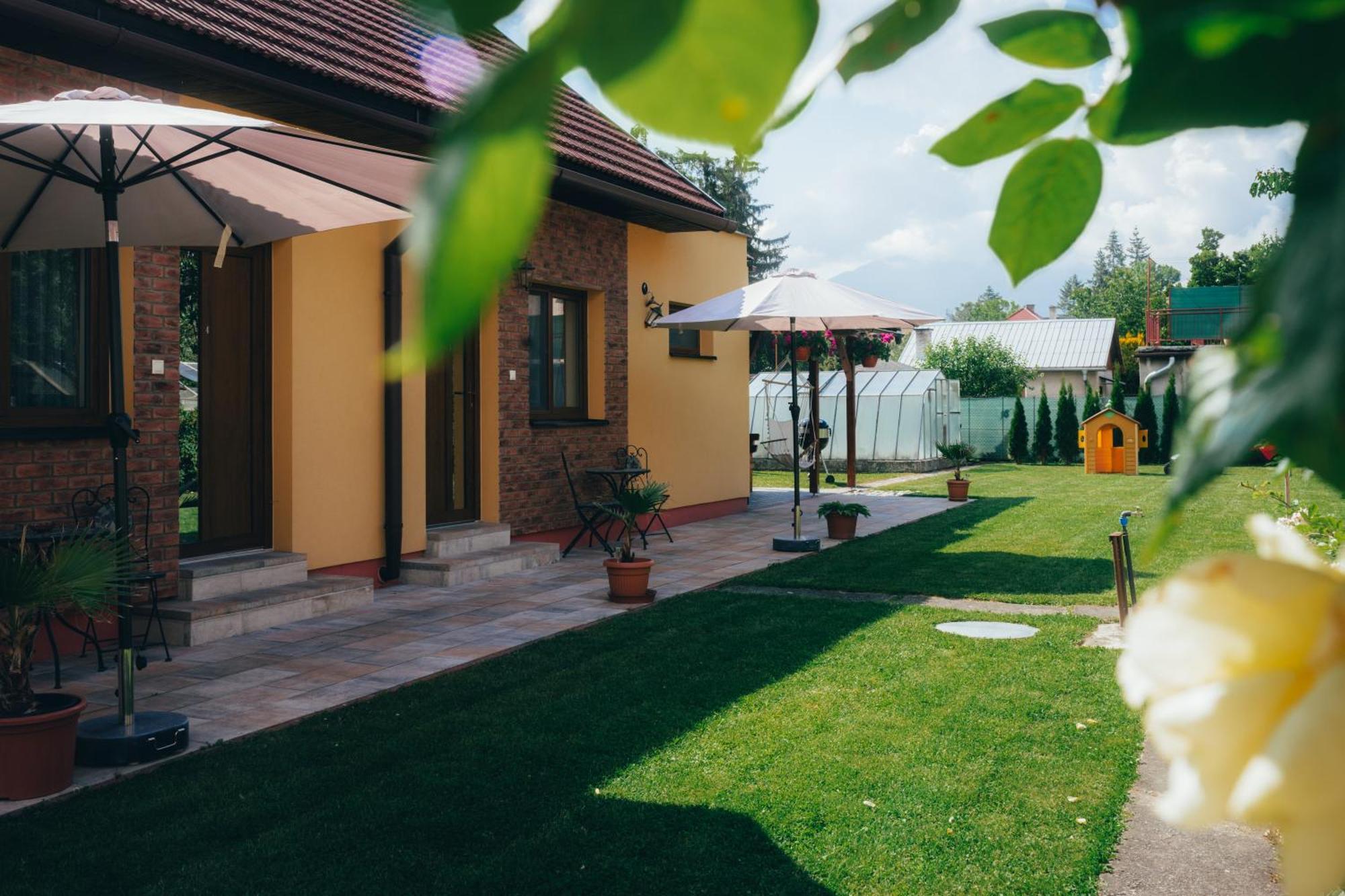 Apartmany Friends Liptov Ліптовський Мікулаш Екстер'єр фото