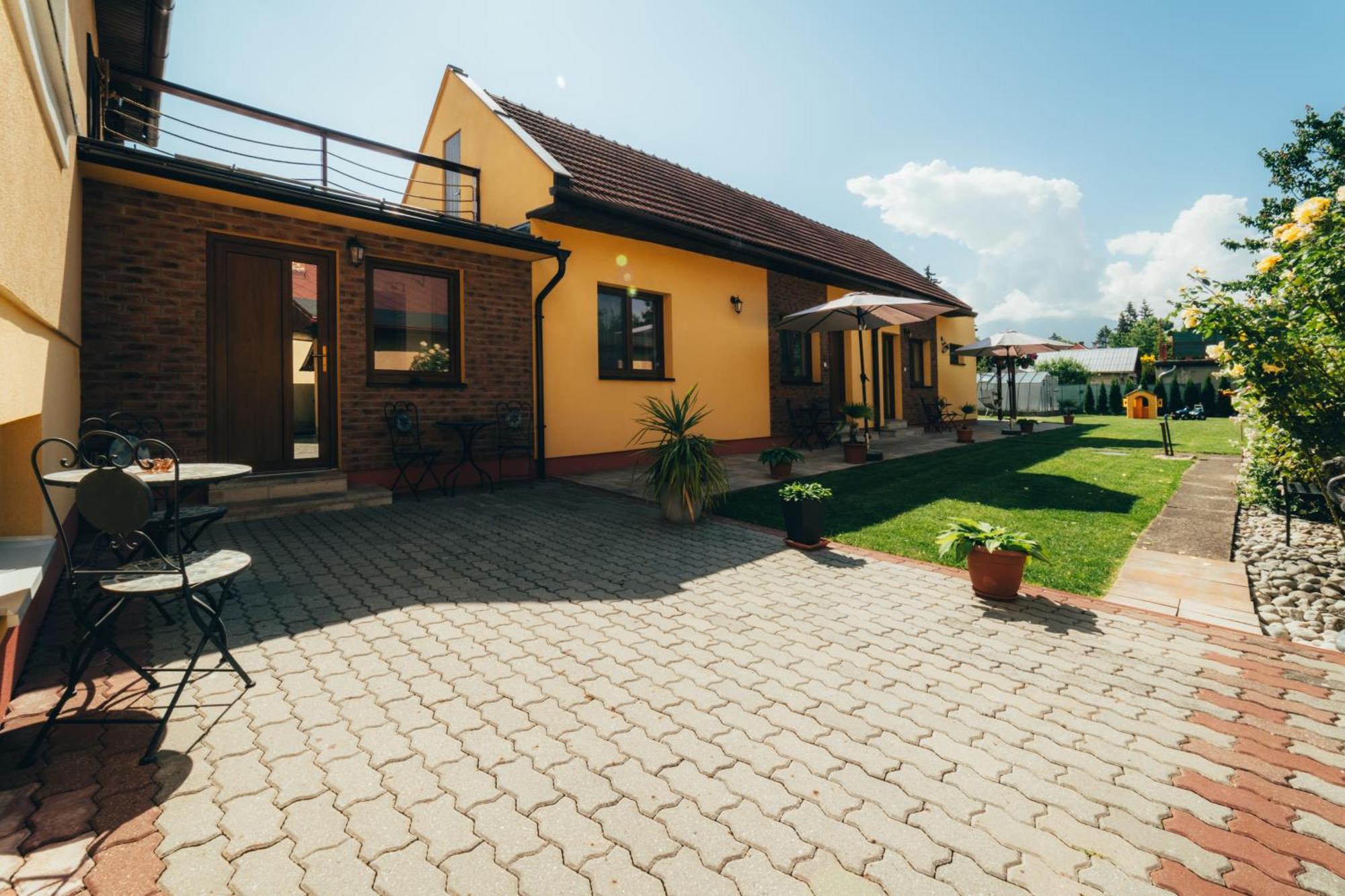 Apartmany Friends Liptov Ліптовський Мікулаш Екстер'єр фото